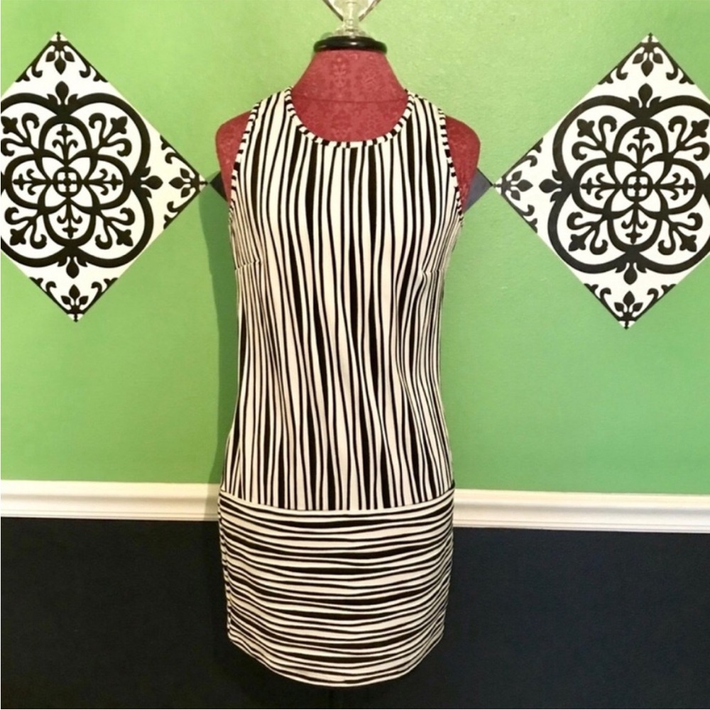 Women's Dress Isle by Melissa Kazan Dina Dress Size S/M Black&White stripes